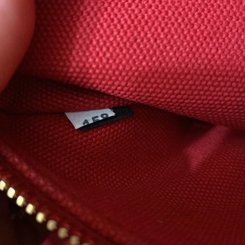 💯% Authentic PRADA CANAPA - Picture 8 of 17